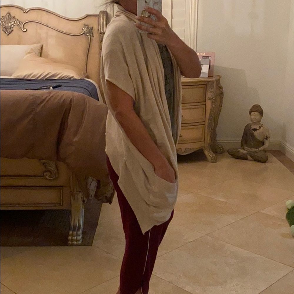 💕Beautiful sweater 💕 - Picture 2 of 4